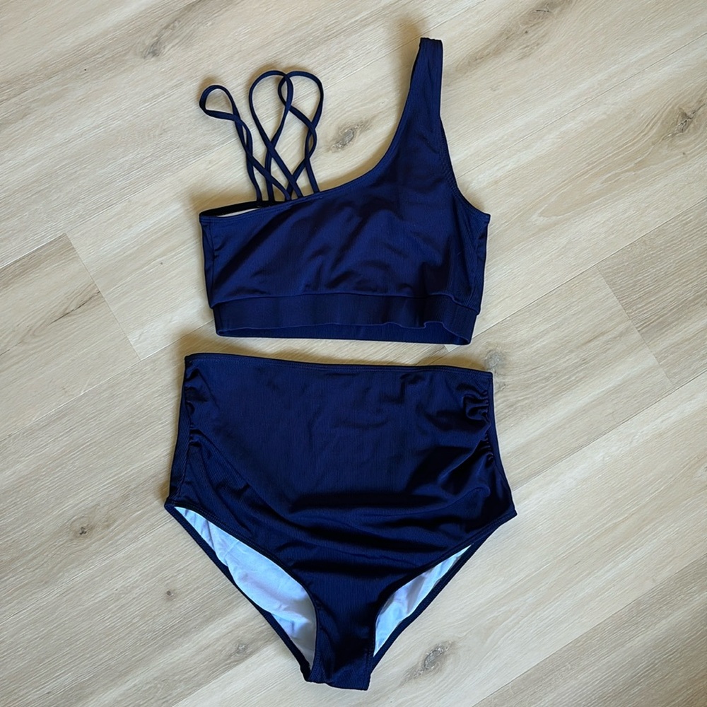 *Flattering Maternity Bathing Suit!* Maternity two piece bathing suit, Medium